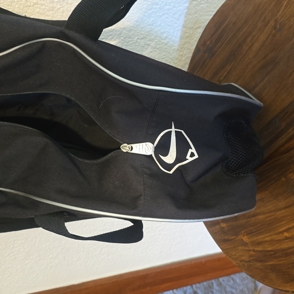 Nike Black Logo White Swoosh Bat Carrying Bag Handles Sports Baseball - Picture 5 of 7